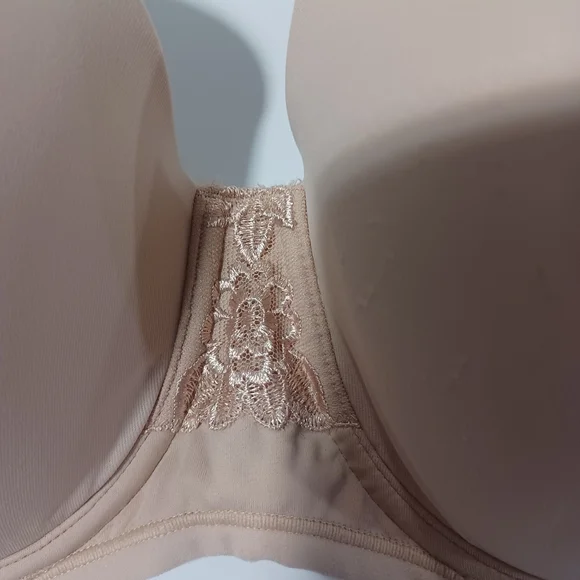Elegant Strapless Nude Bra - Picture 2 of 6